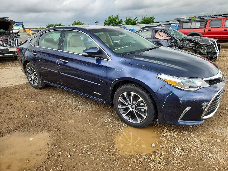 56150386 :رقم المزاد ، 4T1BD1EB1JU060162 vin ، 2018 Toyota Avalon Hybrid مزاد بيع