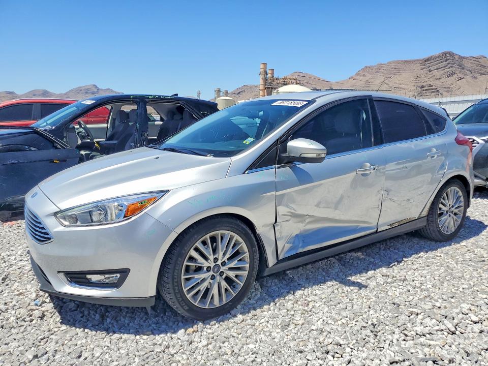 56718506 :رقم المزاد ، 1FADP3N26FL385957 vin ، 2015 Ford Focus مزاد بيع