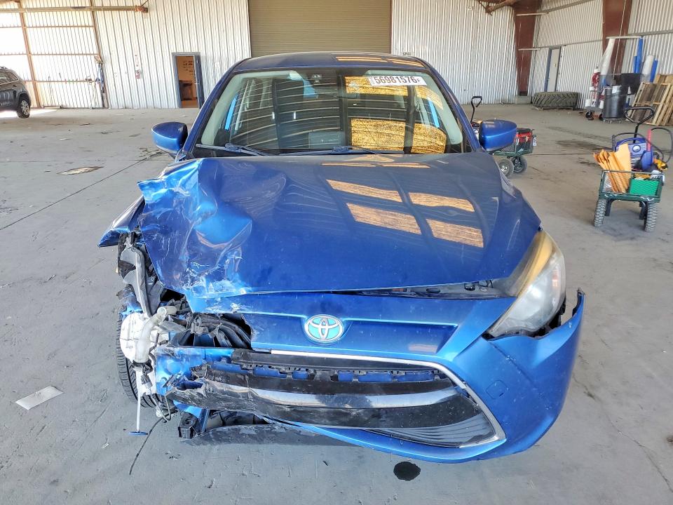 56981576 :رقم المزاد ، 3MYDLBYV7HY147715 vin ، 2017 Toyota Yaris Ia مزاد بيع