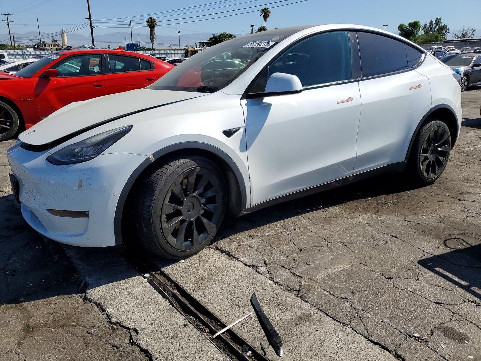 Продажа на аукционе авто 2021 Tesla Model Y, vin: 5YJYGDEE9MF102236, номер лота: 57260216
