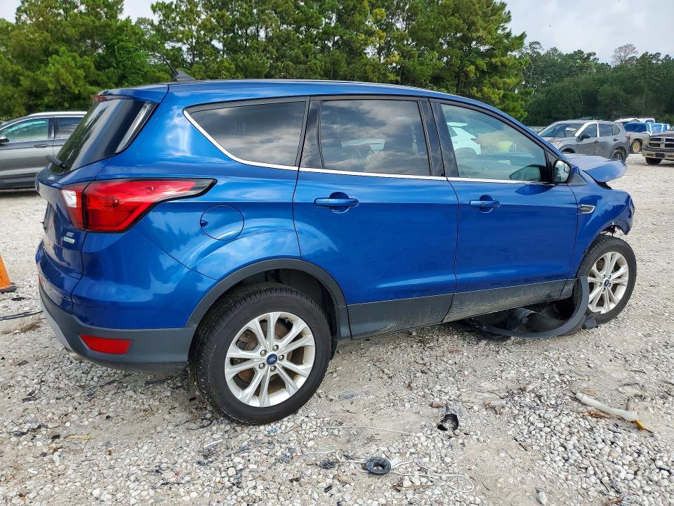 57160486 :رقم المزاد ، 1FMCU0GD0KUA71927 vin ، 2019 Ford Escape مزاد بيع