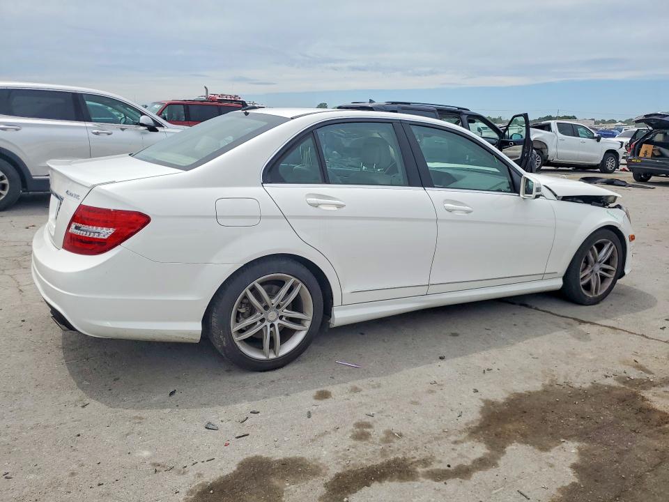 57116676 :رقم المزاد ، WDDGF8AB9EG161107 vin ، 2014 Mercedes-benz C مزاد بيع