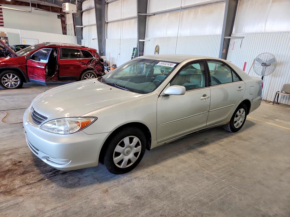 56932456 :رقم المزاد ، JTDBE32K820045555 vin ، 2002 Toyota Camry مزاد بيع