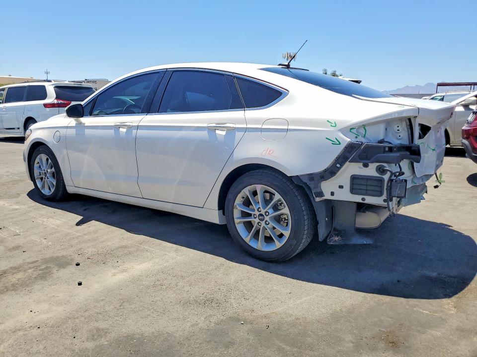 58413056 :رقم المزاد ، 3FA6P0SU3KR200837 vin ، 2019 Ford Fusion مزاد بيع