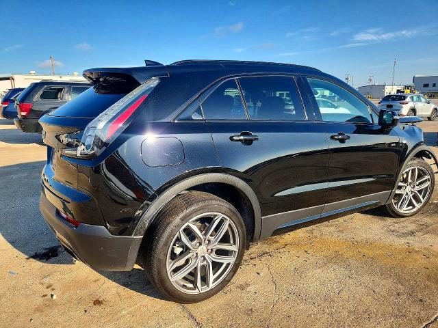 55902696 :رقم المزاد ، 1GYFZER44NF159119 vin ، 2022 Cadillac Xt4 مزاد بيع