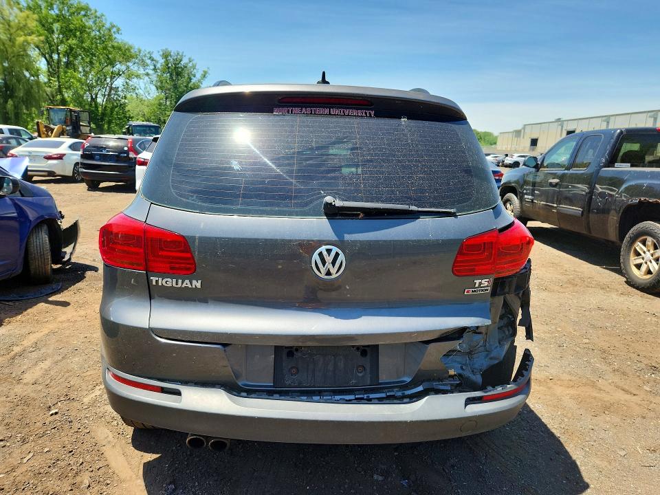 55875666 :رقم المزاد ، WVGBV7AX8HK044354 vin ، 2017 Volkswagen Tiguan مزاد بيع