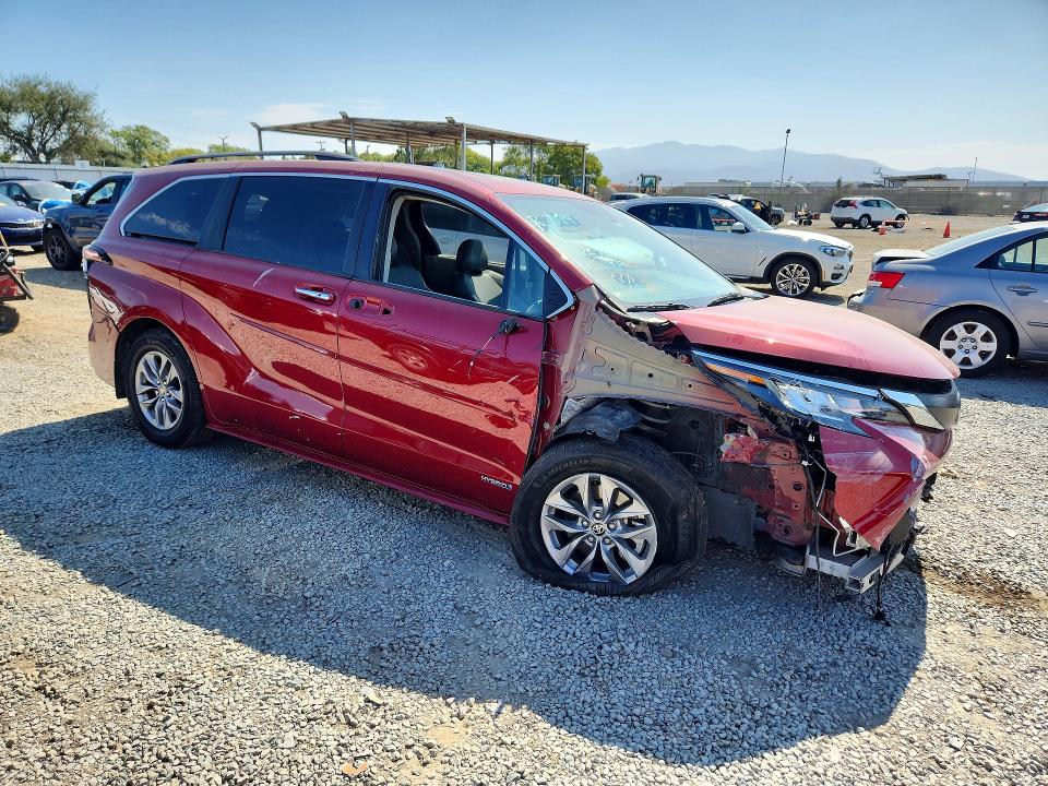 2021 Toyota Sienna მანქანა იყიდება აუქციონზე, vin: 5TDYRKEC9MS056836, აუქციონის ნომერი: 57426906