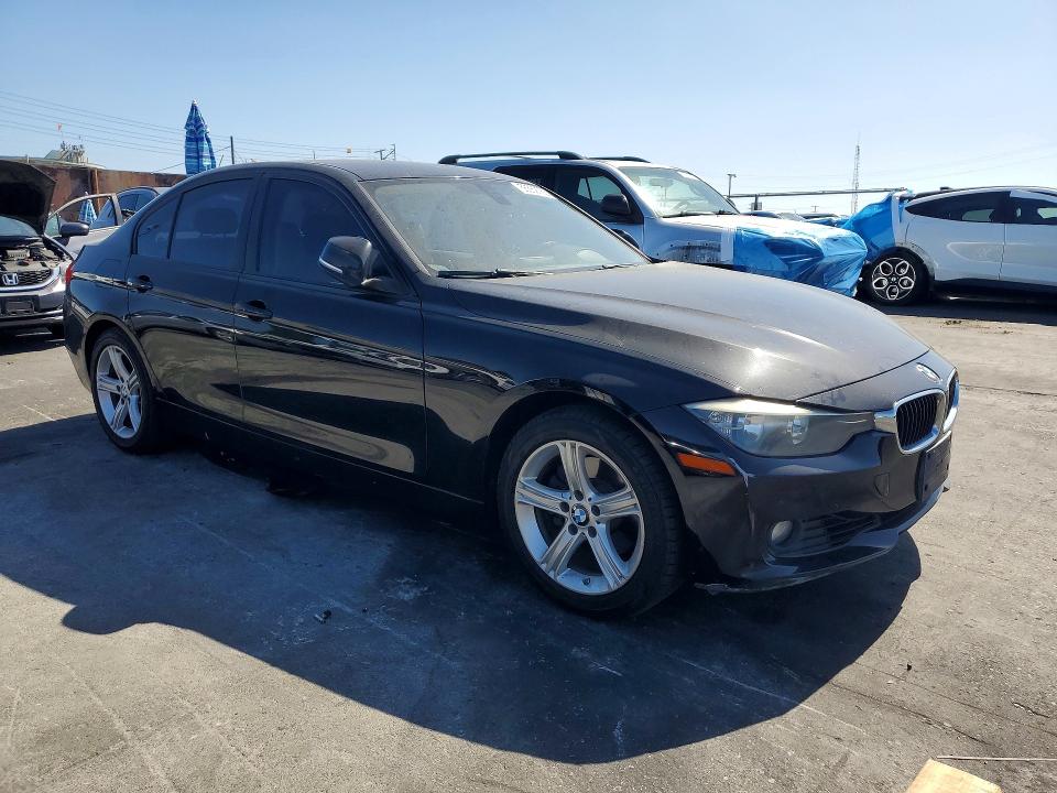 56669786 :رقم المزاد ، WBA3A5C52DF602784 vin ، 2013 Bmw 328 مزاد بيع