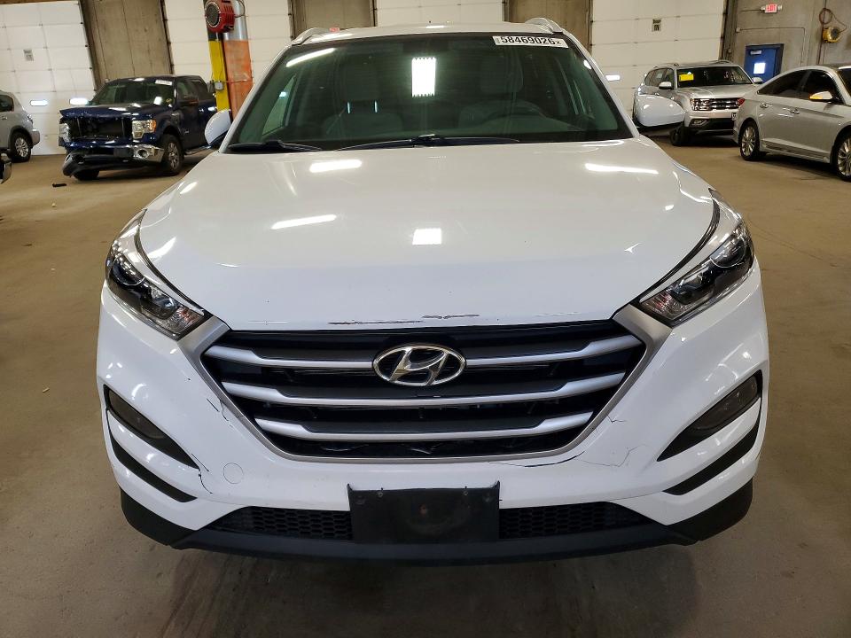 2017 Hyundai Tucson მანქანა იყიდება აუქციონზე, vin: KM8J3CA46HU483783, აუქციონის ნომერი: 58469026