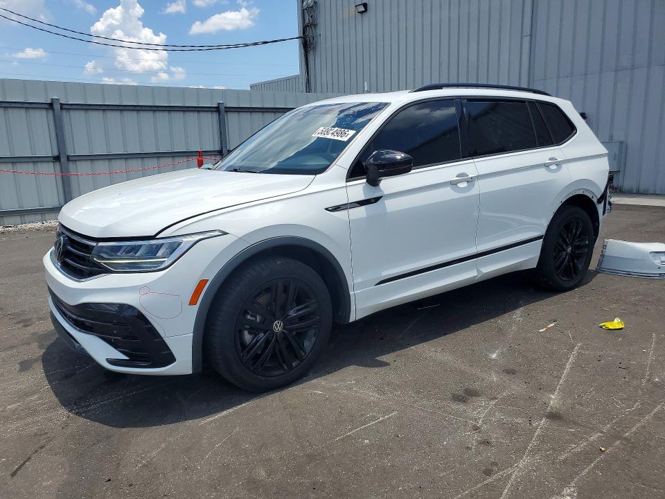 58924986 :رقم المزاد ، 3VVCB7AX9NM040739 vin ، 2022 Volkswagen Tiguan مزاد بيع