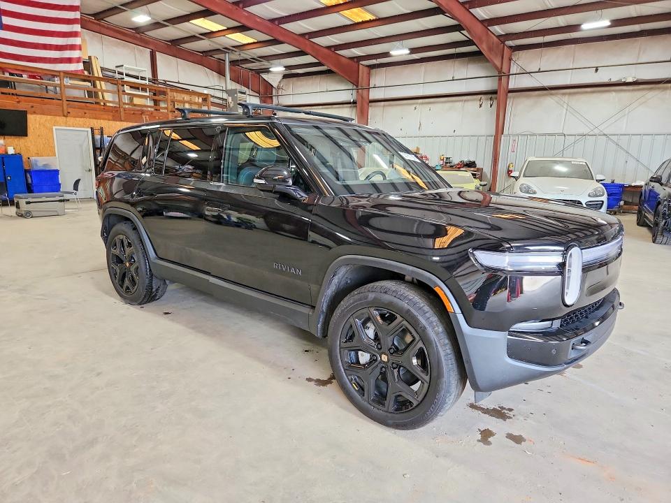 53181186 :رقم المزاد ، 7PDSGBBA7SN059096 vin ، 2025 Rivian R1s مزاد بيع