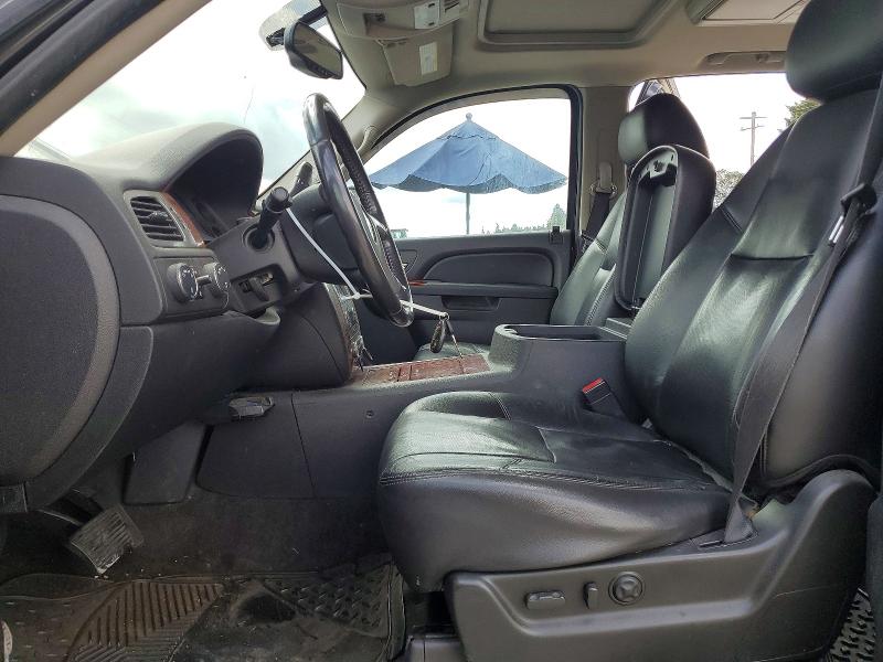 2010 Chevrolet Suburban მანქანა იყიდება აუქციონზე, vin: 1GNUKKE33AR252081, აუქციონის ნომერი: 58547836