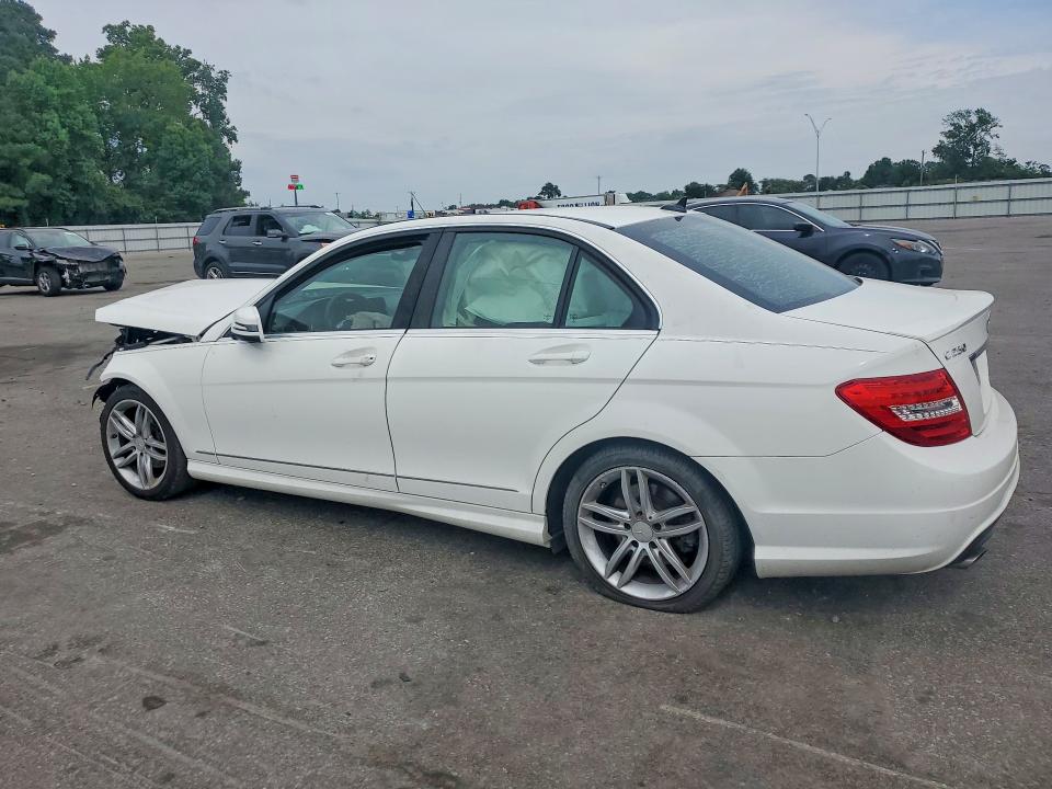 2014 Mercedes-benz C მანქანა იყიდება აუქციონზე, vin: WDDGF4HB3EA940844, აუქციონის ნომერი: 55824436