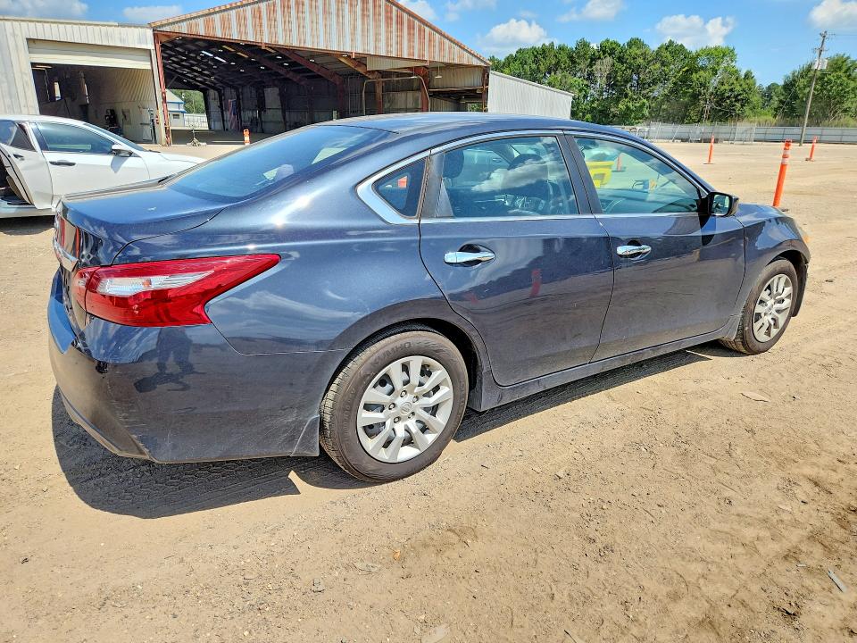2018 Nissan Altima მანქანა იყიდება აუქციონზე, vin: 1N4AL3AP9JC278569, აუქციონის ნომერი: 55477726