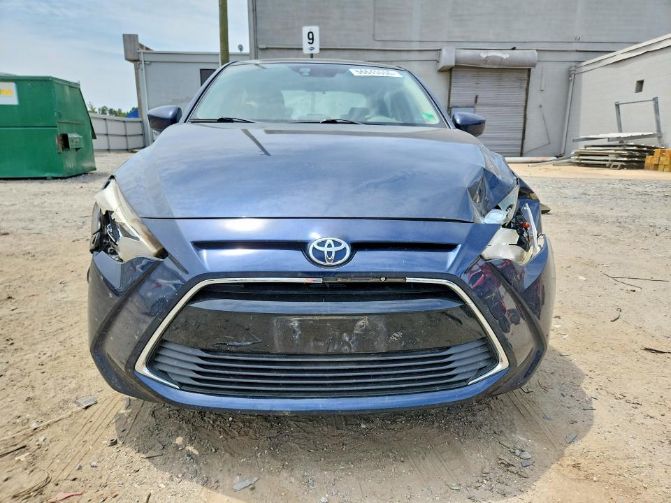 56645556 :رقم المزاد ، 3MYDLBYV9HY181977 vin ، 2017 Toyota Yaris Ia مزاد بيع
