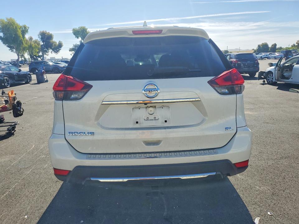 Продаж на аукціоні авто 2018 Nissan Rogue, vin: JN8AT2MT6JW460360, номер лоту: 55653126