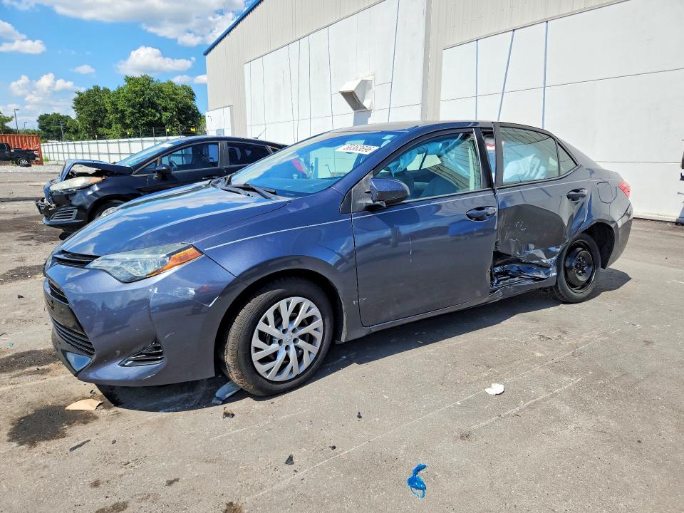 2018 Toyota Corolla მანქანა იყიდება აუქციონზე, vin: 5YFBURHE9JP826693, აუქციონის ნომერი: 58363696