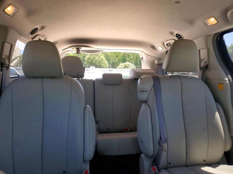 2011 Toyota Sienna მანქანა იყიდება აუქციონზე, vin: 5TDYK3DC0BS104779, აუქციონის ნომერი: 53219416