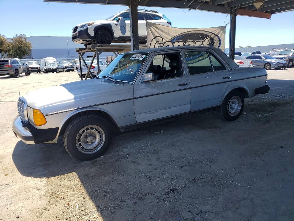 1980 Mercedes-benz 300 მანქანა იყიდება აუქციონზე, vin: 12313012187624, აუქციონის ნომერი: 55920006