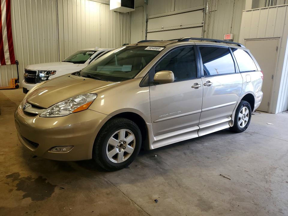 58048666 :رقم المزاد ، 5TDZK22C97S047524 vin ، 2007 Toyota Sienna مزاد بيع