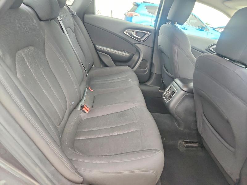 57569206 :رقم المزاد ، 1C3CCCAB2FN622962 vin ، 2015 Chrysler 200 مزاد بيع