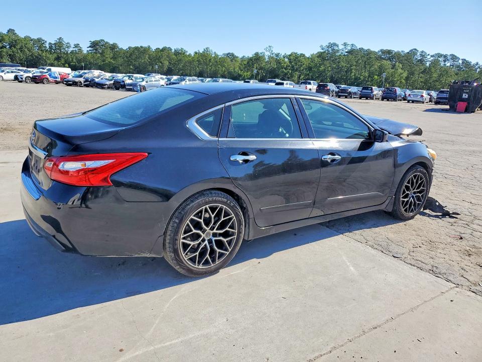 55895756 :رقم المزاد ، 1N4AL3AP1HN323907 vin ، 2017 Nissan Altima مزاد بيع