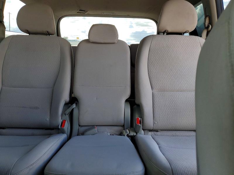 56977436 :رقم المزاد ، KNDMB5C12G6144377 vin ، 2016 Kia Sedona مزاد بيع