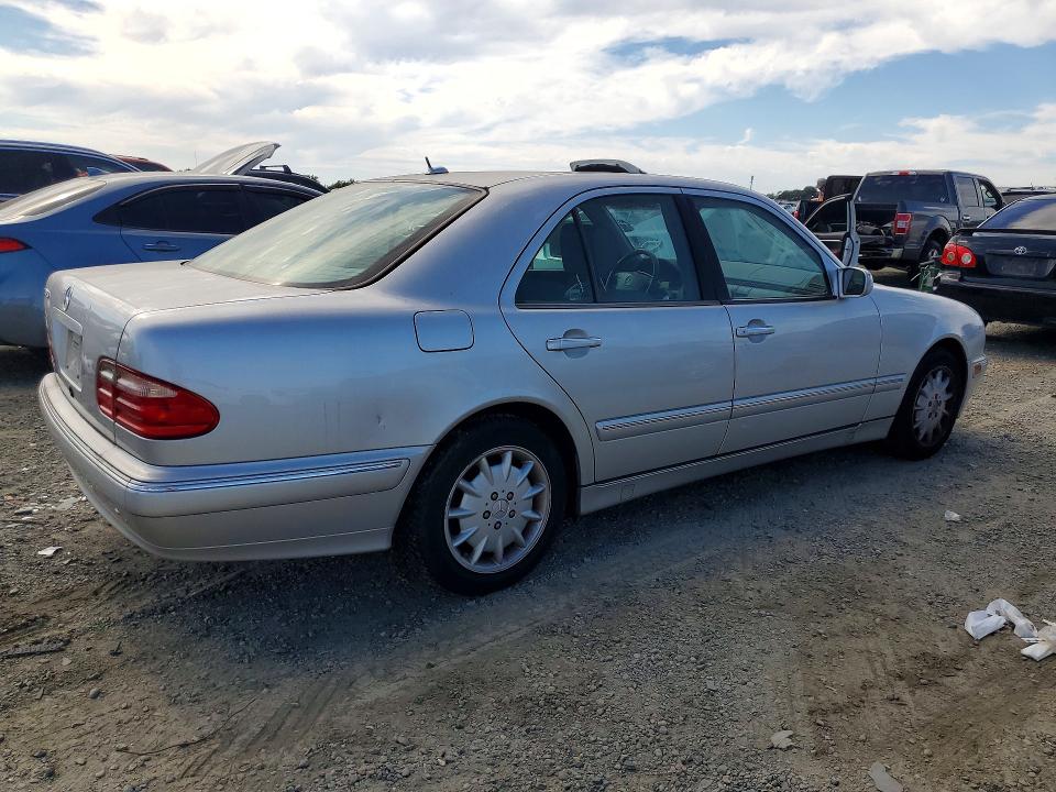 2001 Mercedes-benz E მანქანა იყიდება აუქციონზე, vin: WDBJF65J71B172327, აუქციონის ნომერი: 55476436