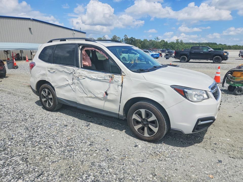58205086 :رقم المزاد ، JF2SJAJC1JH585454 vin ، 2018 Subaru Forester مزاد بيع