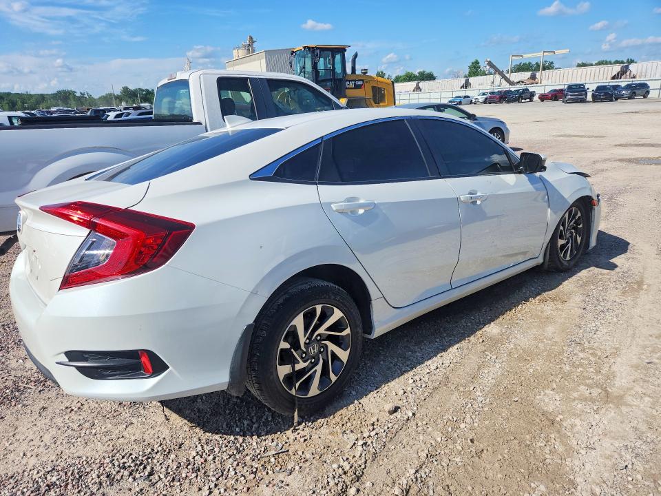 2018 Honda Civc მანქანა იყიდება აუქციონზე, vin: 2HGFC2F72JH557024, აუქციონის ნომერი: 55526836