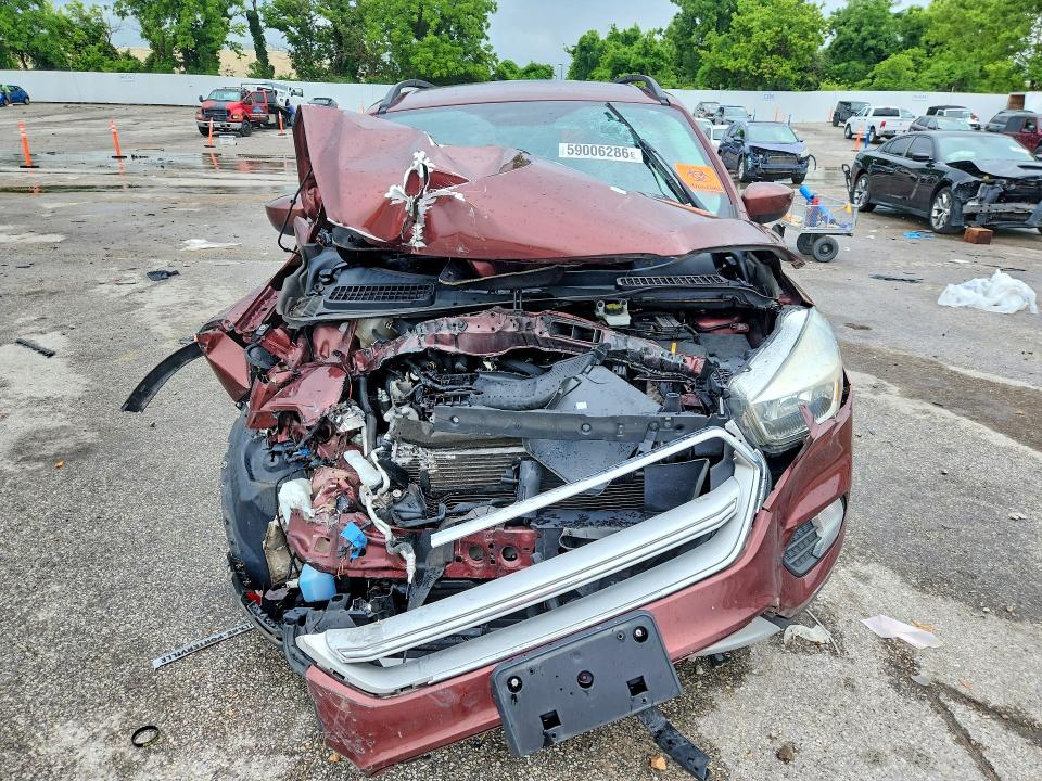 Продаж на аукціоні авто 2018 Ford Escape, vin: 1FMCU0GD0JUB51758, номер лоту: 59006286