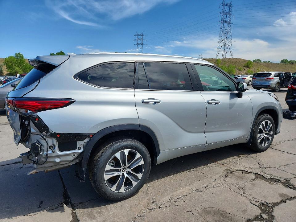 57959716 :رقم المزاد ، 5TDGZRBH3NS163967 vin ، 2022 Toyota Highlander مزاد بيع