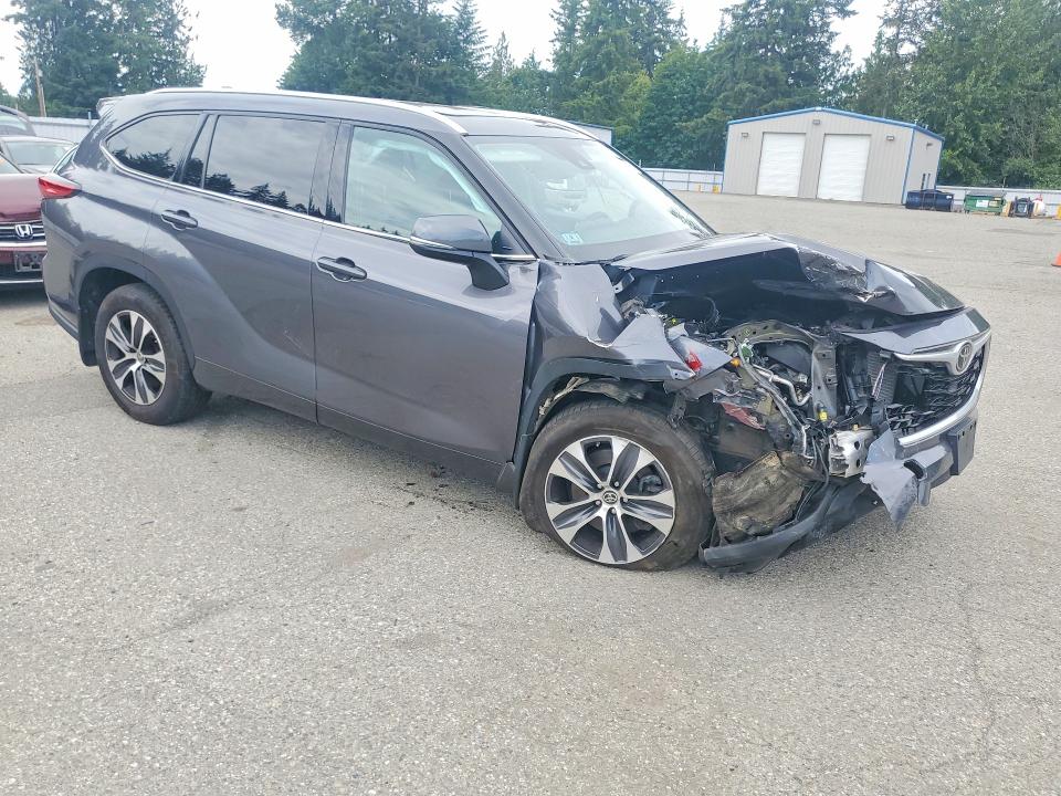55680526 :رقم المزاد ، 5TDGZRBH1MS130061 vin ، 2021 Toyota Highlander مزاد بيع