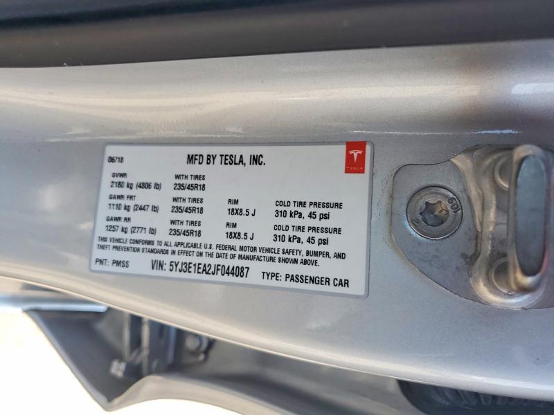 58645076 :رقم المزاد ، 5YJ3E1EA2JF044087 vin ، 2018 Tesla Model 3 مزاد بيع