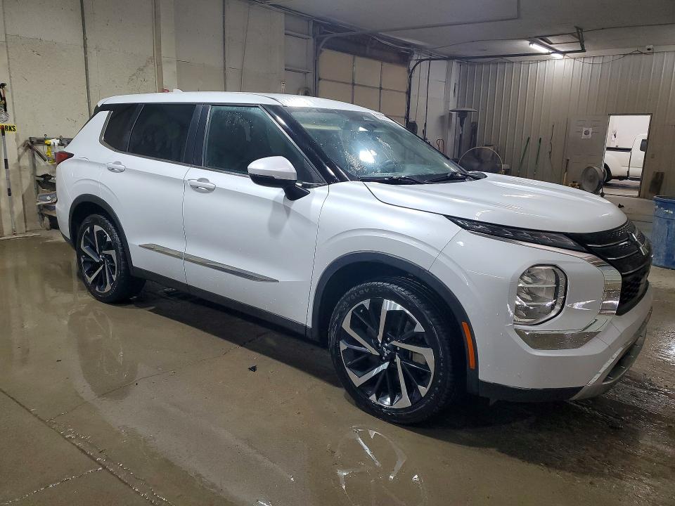 85630475 :رقم المزاد ، JA4J3TA8XNZ040827 vin ، 2022 Mitsubishi Outlander مزاد بيع