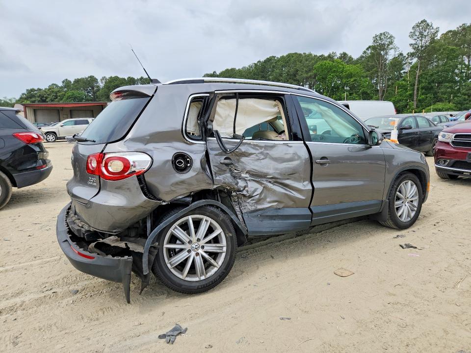 2011 Volkswagen Tiguan მანქანა იყიდება აუქციონზე, vin: WVGBV7AX8BW515032, აუქციონის ნომერი: 56940996