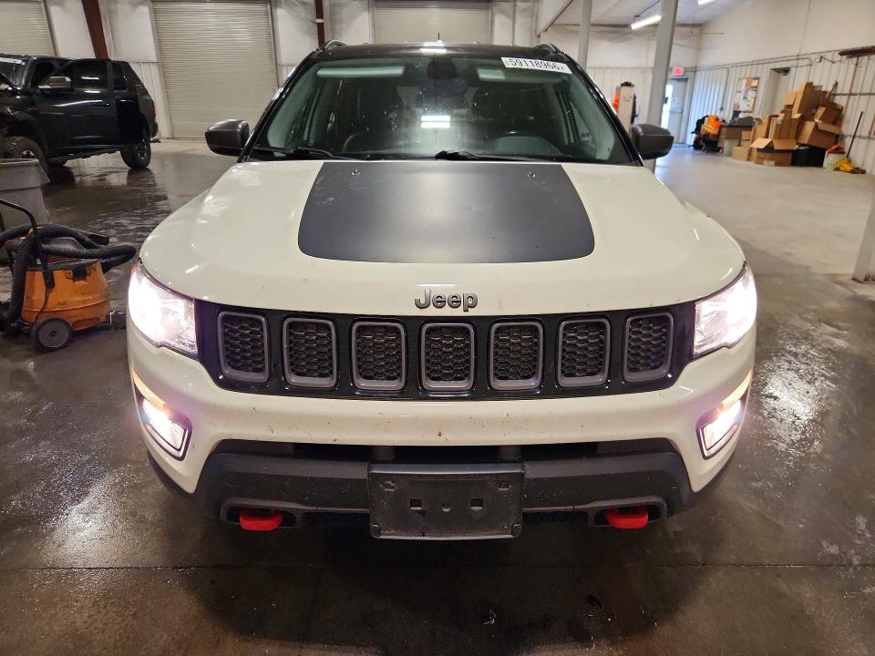 59118966 :رقم المزاد ، 3C4NJDDB2JT501191 vin ، 2018 Jeep Compass مزاد بيع