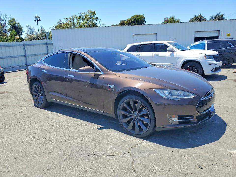 Продажа на аукционе авто 2014 Tesla Model S, vin: 5YJSA1H15EFP50303, номер лота: 58839776