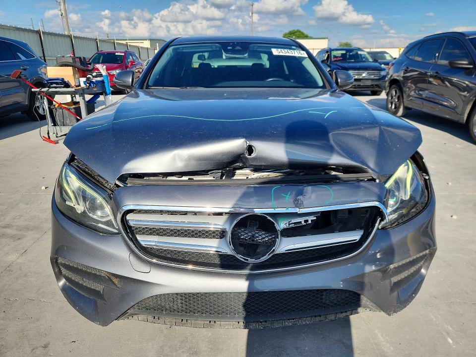 2018 Mercedes-benz E მანქანა იყიდება აუქციონზე, vin: WDDZF4JB3JA310500, აუქციონის ნომერი: 54343716