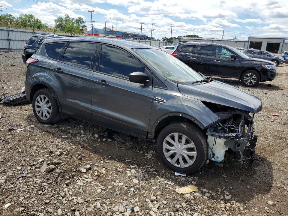 57389446 :رقم المزاد ، 1FMCU0F7XJUB68689 vin ، 2018 Ford Escape مزاد بيع