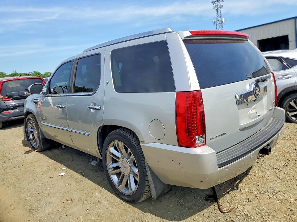 55860186 :رقم المزاد ، 1GYUKFEJ3AR199004 vin ، 2010 Cadillac Escalade مزاد بيع