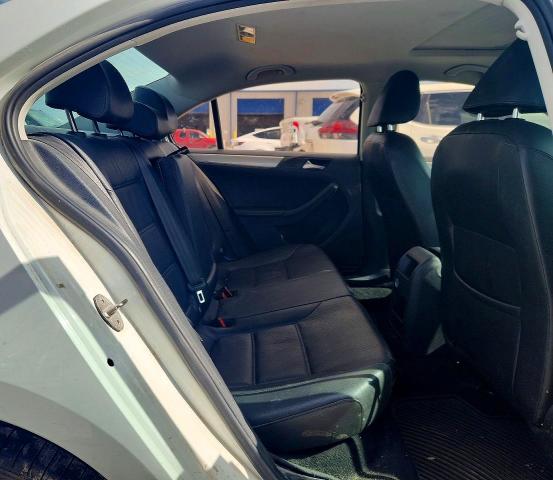 57177666 :رقم المزاد ، 3VWDB7AJ0HM207456 vin ، 2017 Volkswagen Jetta مزاد بيع
