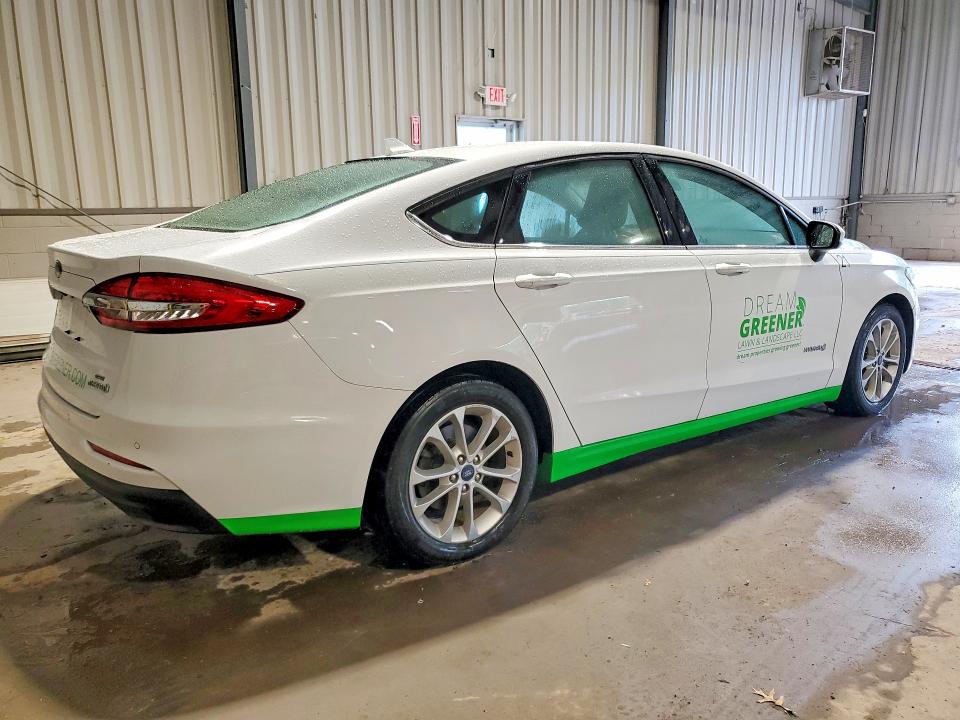 58414316 :رقم المزاد ، 3FA6P0LU7KR165119 vin ، 2019 Ford Fusion مزاد بيع