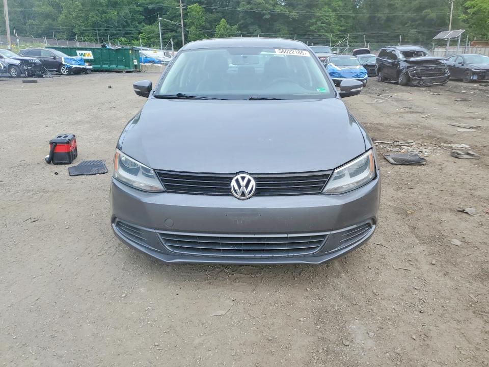 58022186 :رقم المزاد ، 3VWD17AJXEM315517 vin ، 2014 Volkswagen Jetta مزاد بيع