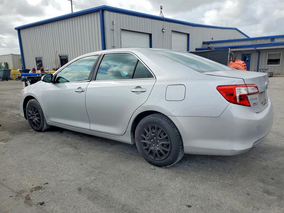 55680106 :رقم المزاد ، 4T1BF1FK7EU736208 vin ، 2014 Toyota Camry مزاد بيع