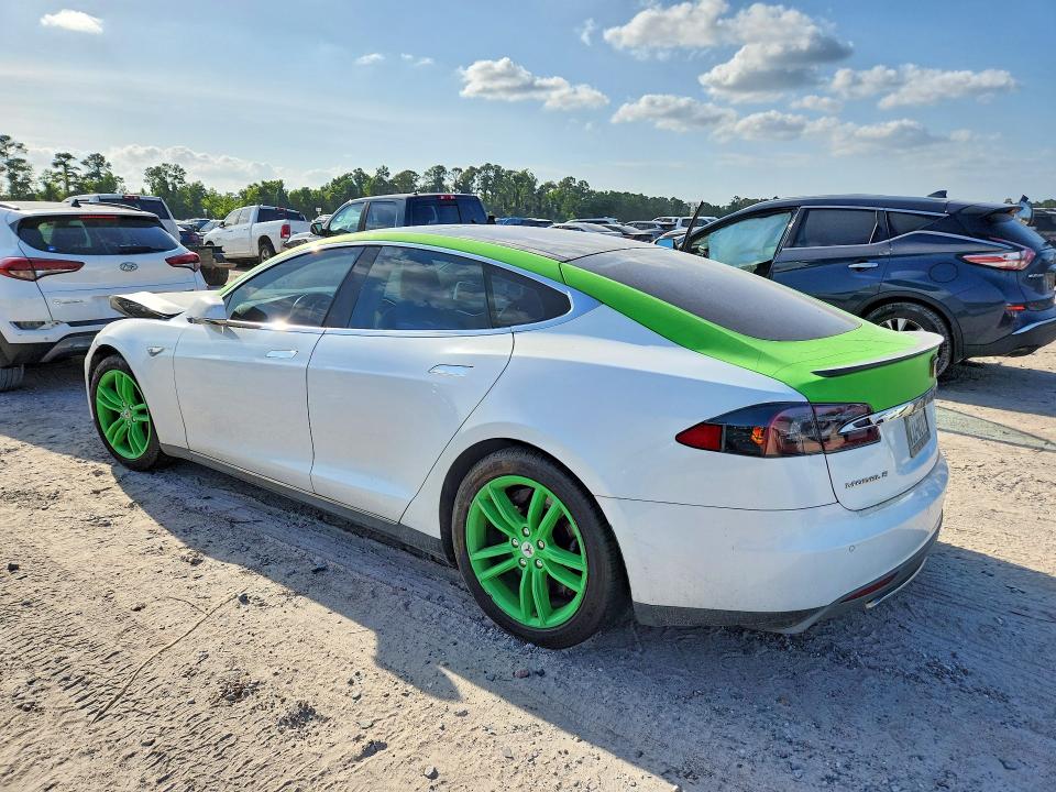 2014 Tesla Model S მანქანა იყიდება აუქციონზე, vin: 5YJSA1H14EFP43682, აუქციონის ნომერი: 58788646
