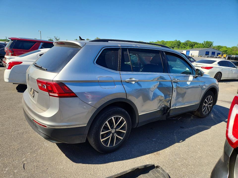 2020 Volkswagen Tiguan მანქანა იყიდება აუქციონზე, vin: 3VV3B7AX1LM075885, აუქციონის ნომერი: 55964986