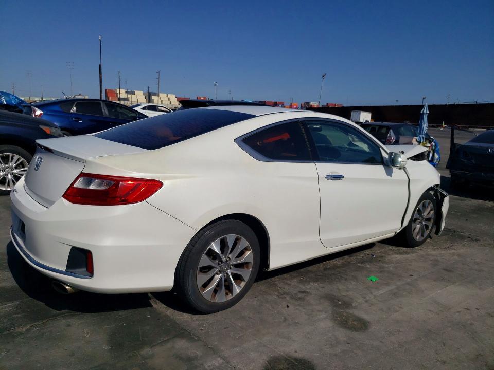 55865236 :رقم المزاد ، 1HGCT1B7XFA005666 vin ، 2015 Honda Accord مزاد بيع