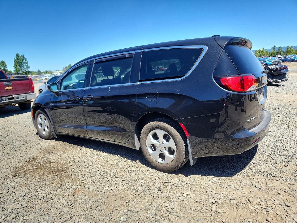 55536986 :رقم المزاد ، 2C4RC1CG7HR747948 vin ، 2017 Chrysler Pacifica مزاد بيع