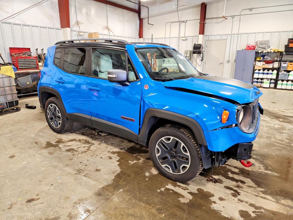 2015 Jeep Renegade მანქანა იყიდება აუქციონზე, vin: ZACCJBCT8FPB88815, აუქციონის ნომერი: 57673296